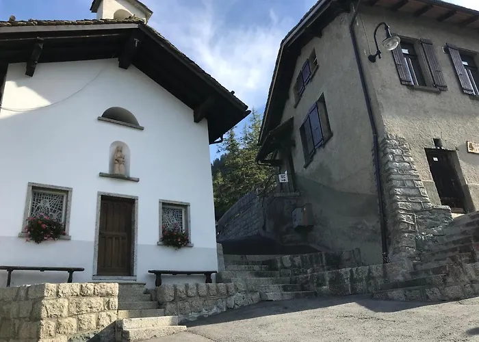 Prázdninový dům Du Pelerin-chalet De Montagne Jusqu'a 20 Personnes Orsières